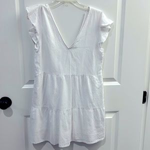 i’m selling this dress it’s white and a size small it has been worn once.